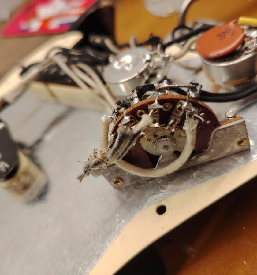 JV Squier 1982 Guitar Picture 17 Switch